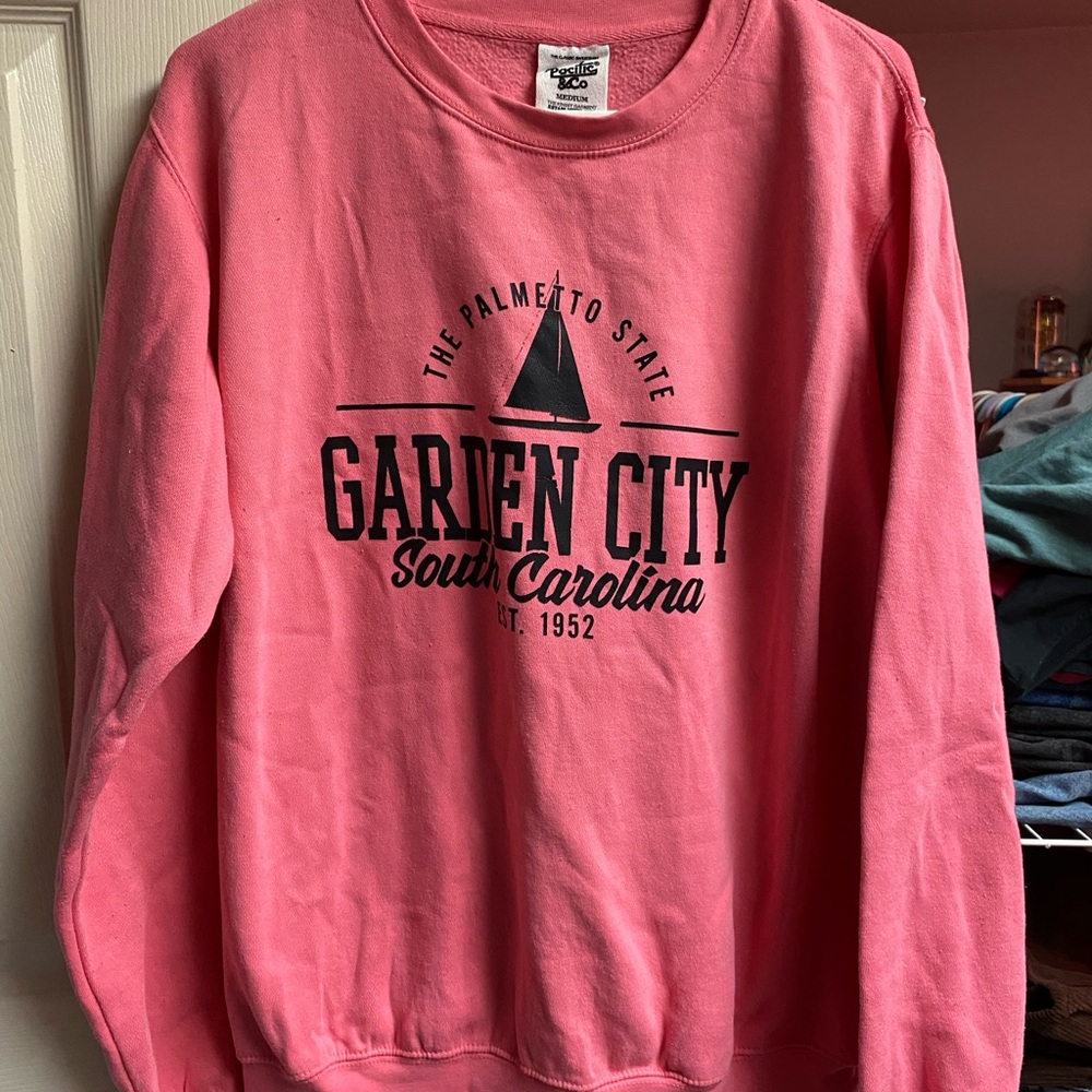 2 pink crew necks